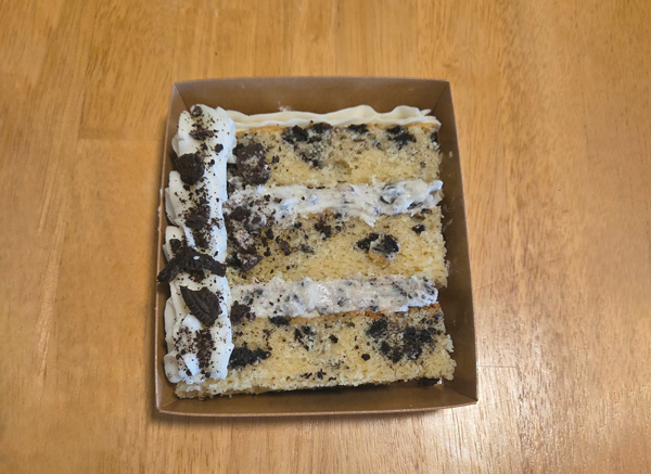 cookies and cream cake slice